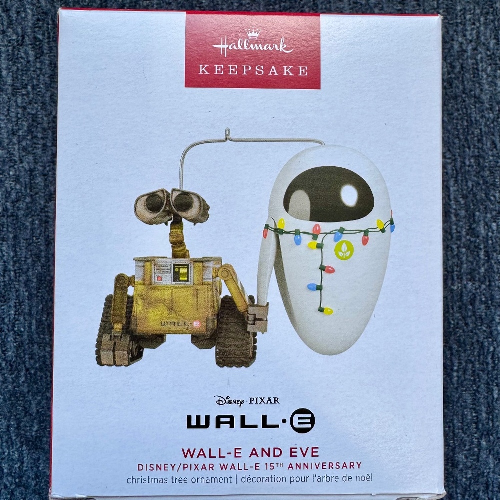 Hallmark Disney Pixar WALL•E & Eve Christmas Ornament – 2023, NIB